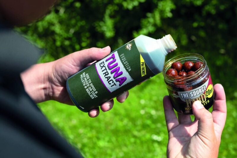 Dynamite Baits Evolution Tuna Extract Liquid 500 ml - obrazek 2