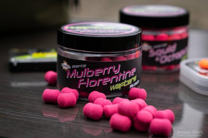 Dynamite Baits Mulberry Florentine Fluro Wafters 14 mm - obrazek 2